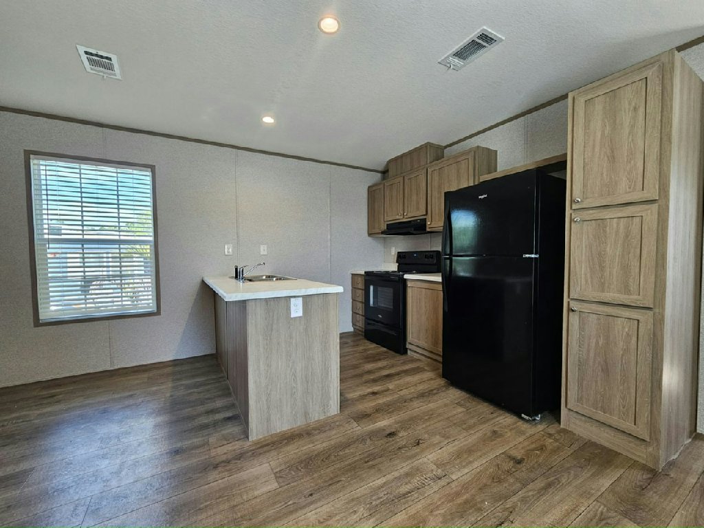 LIVE YOUR DREAM AT EAGLE ESTATES