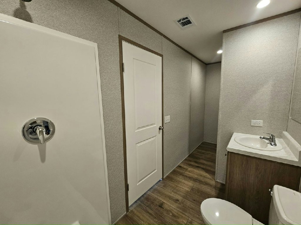 LIVE YOUR DREAM AT EAGLE ESTATES