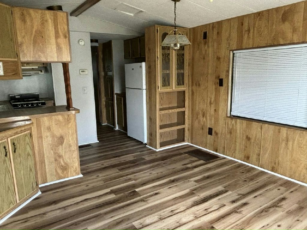 AFFORDABLE RENT, BEAUTIFUL SURROUNDINGS