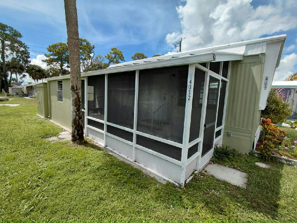 THE BEST OF NORTH FORT MYERS