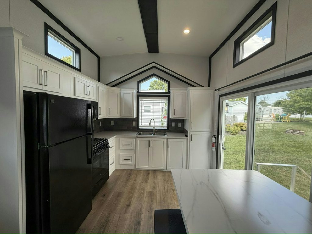 LAKEVIEW LIVING AT A MAGICAL PRICE