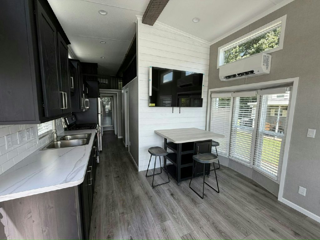 YOUR NEW HOME IN LAKEVIEW