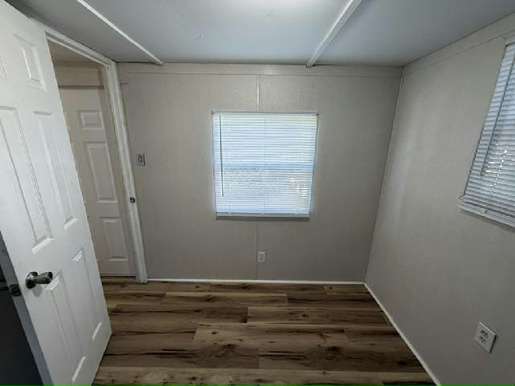 LAKELAND LIVING AT A MAGICAL PRICE