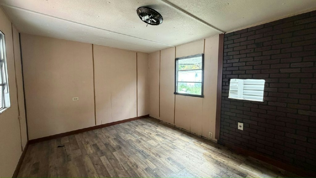 AMAZING HANDYMAN SPECIAL