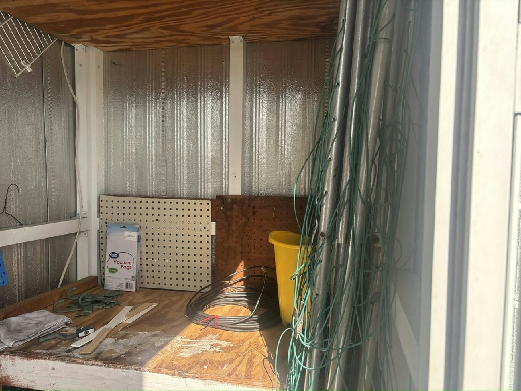 $12,500 | 1994 Skyline | 1 Bedroom | Large Florida Room