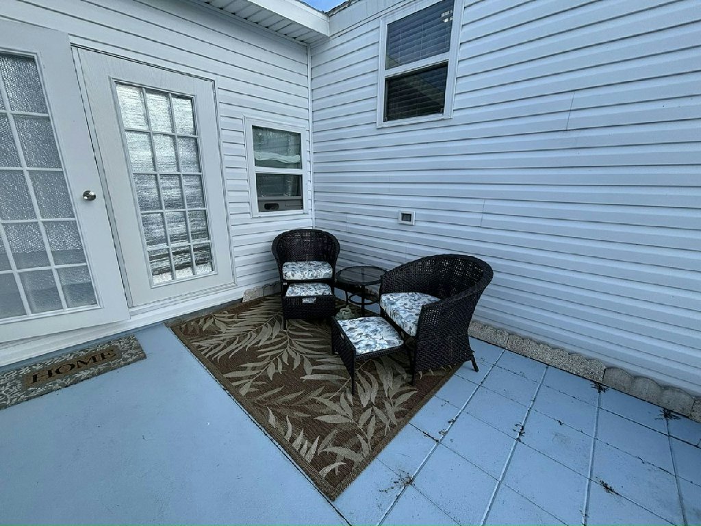 $12,500 | 1994 Skyline | 1 Bedroom | Large Florida Room