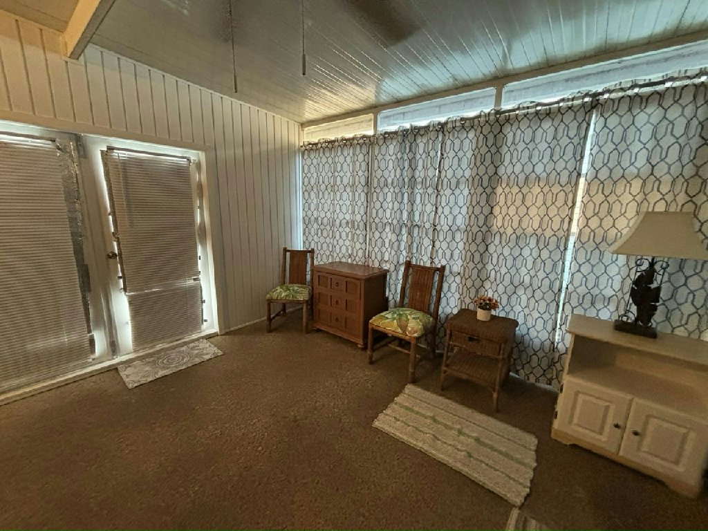 $12,500 | 1994 Skyline | 1 Bedroom | Large Florida Room
