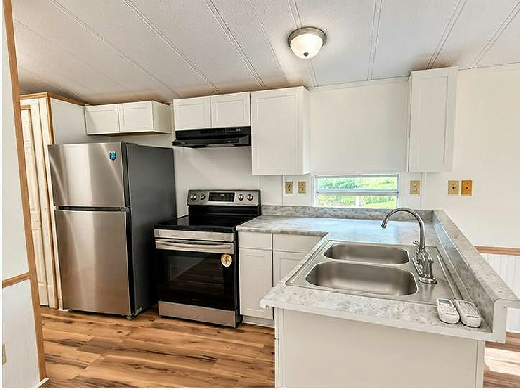 AVON PARK LIVING AT A MAGICAL PRICE