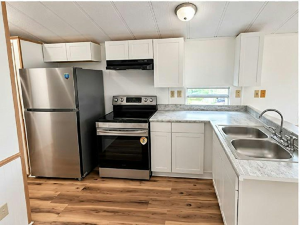 AVON PARK LIVING AT A MAGICAL PRICE