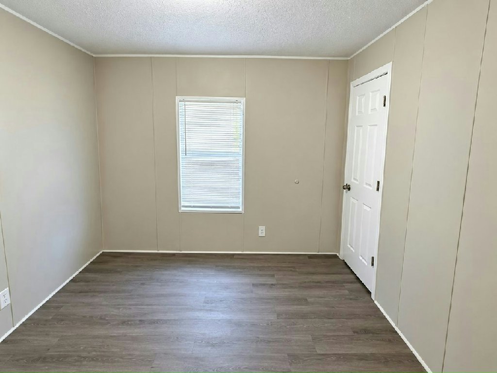 LAKE WALES LIVING AT A MAGICAL PRICE