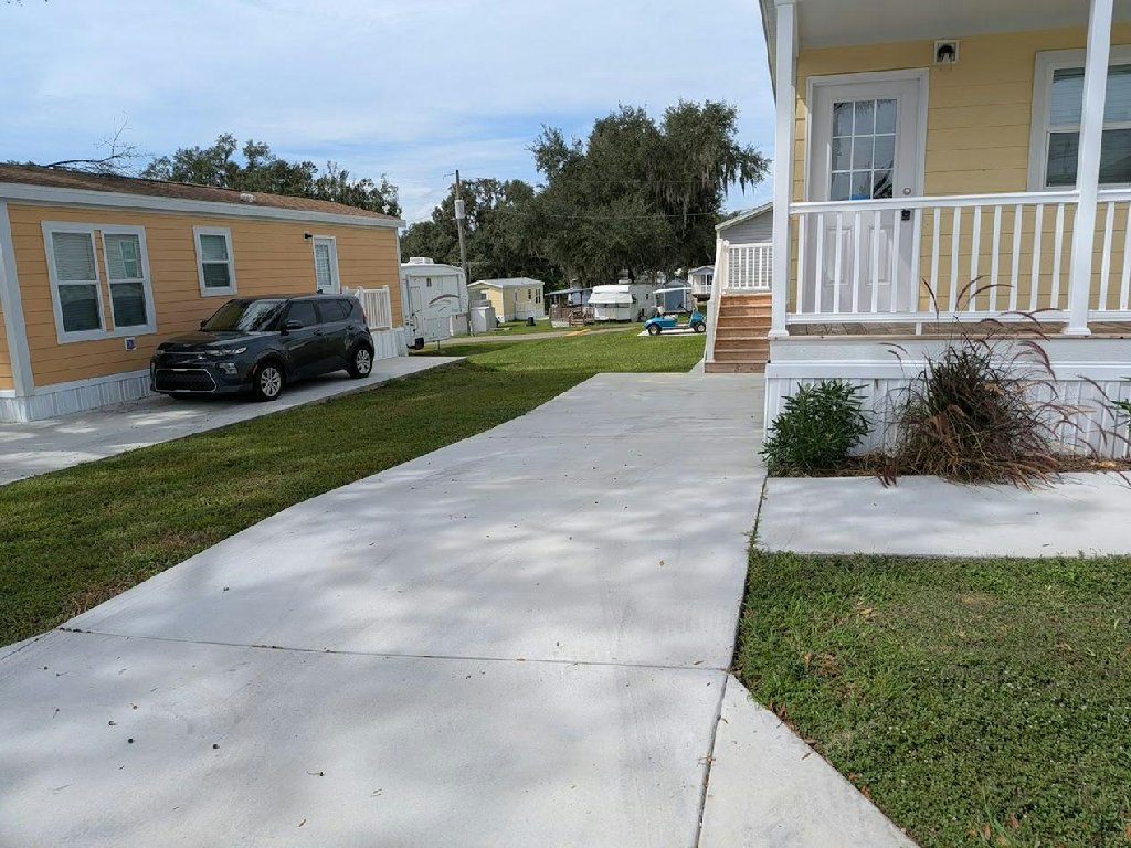 YOUR NEW HOME IN DADE CITY
