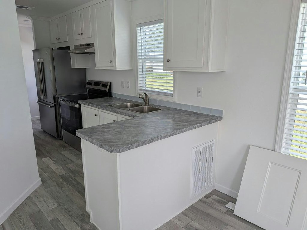 LIVE YOUR DREAM AT DADE CITY RV RESORT