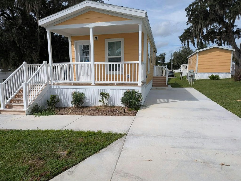LIVE YOUR DREAM AT DADE CITY RV RESORT