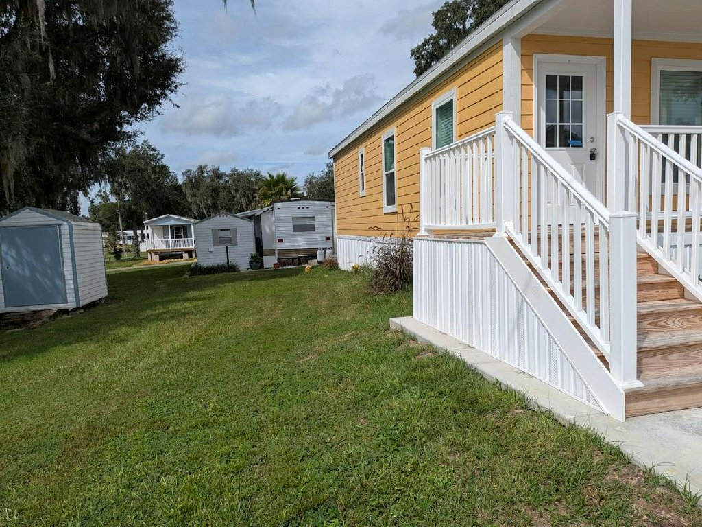 LIVE YOUR DREAM AT DADE CITY RV RESORT
