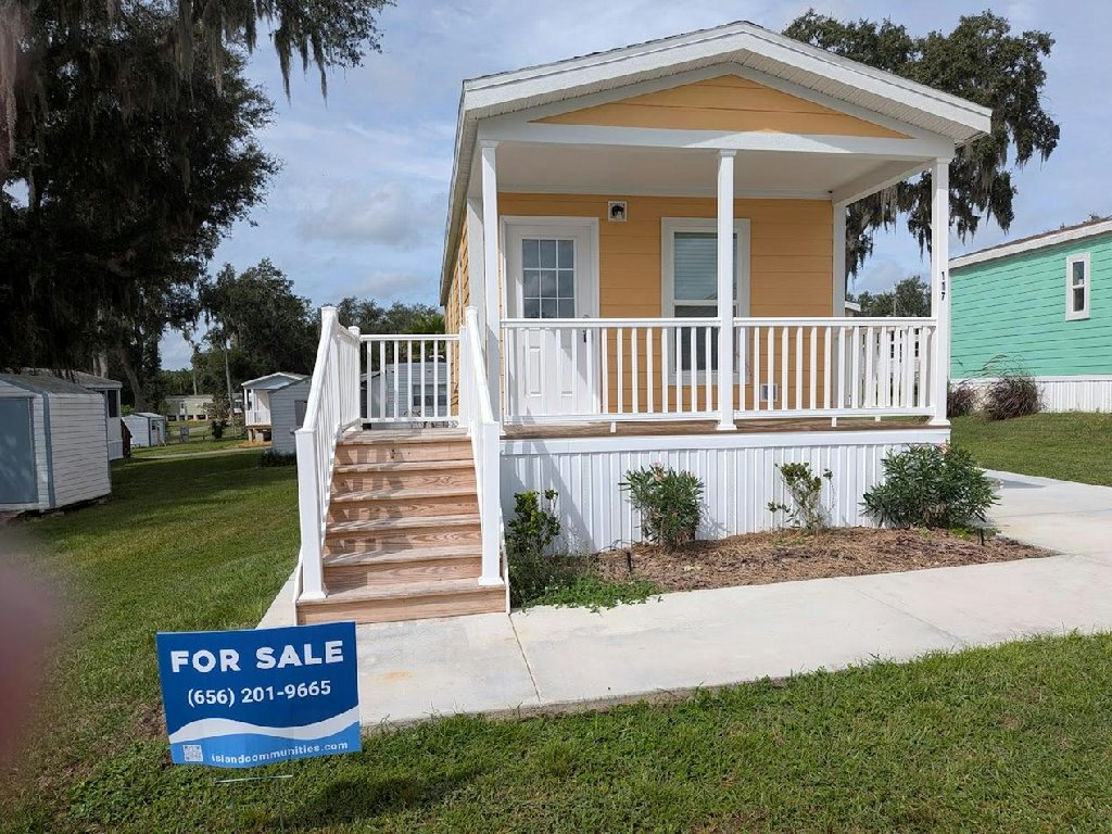 LIVE YOUR DREAM AT DADE CITY RV RESORT