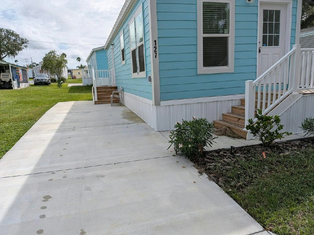 LIVING THE DREAM IN DADE CITY!