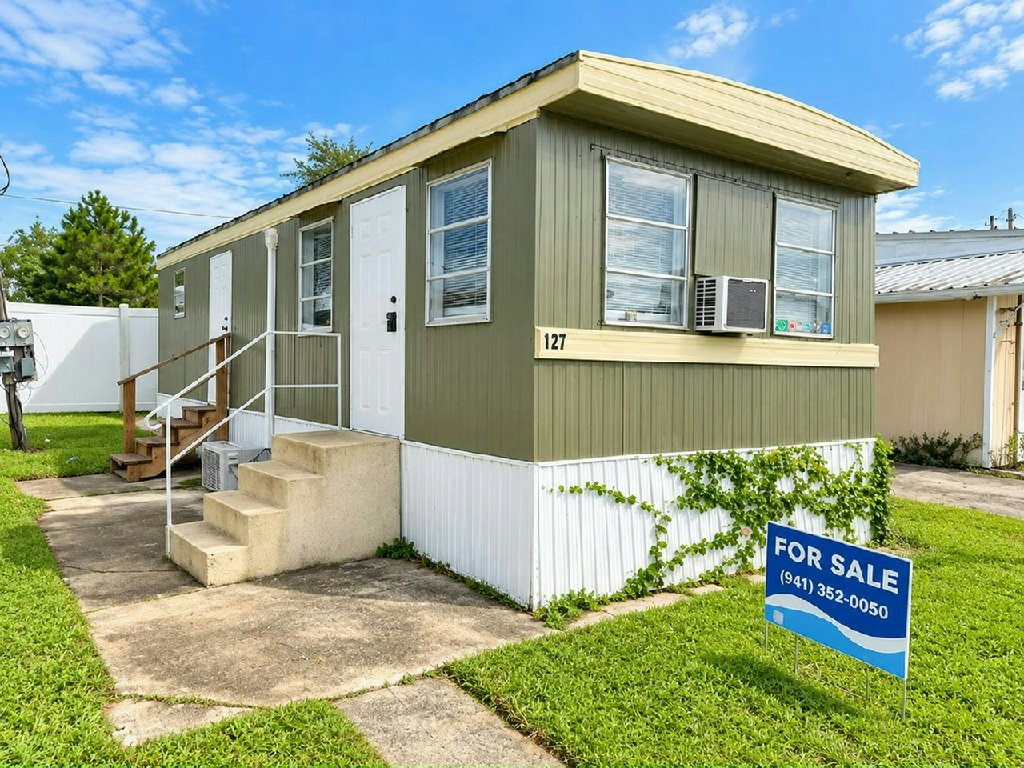 AVON PARK LIVING AT A MAGICAL PRICE