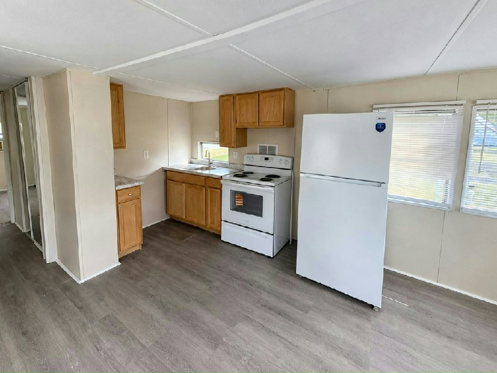 AVON PARK LIVING AT A MAGICAL PRICE