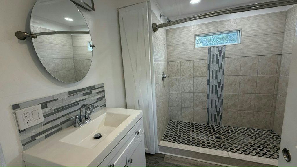 GREAT VALUE GREAT LOCATION