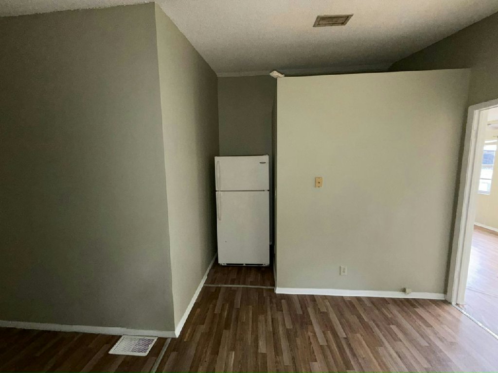 8470-4