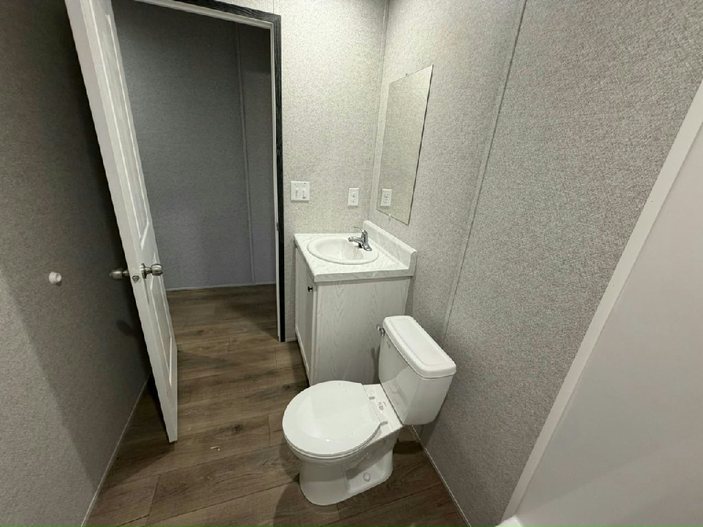 8496-4