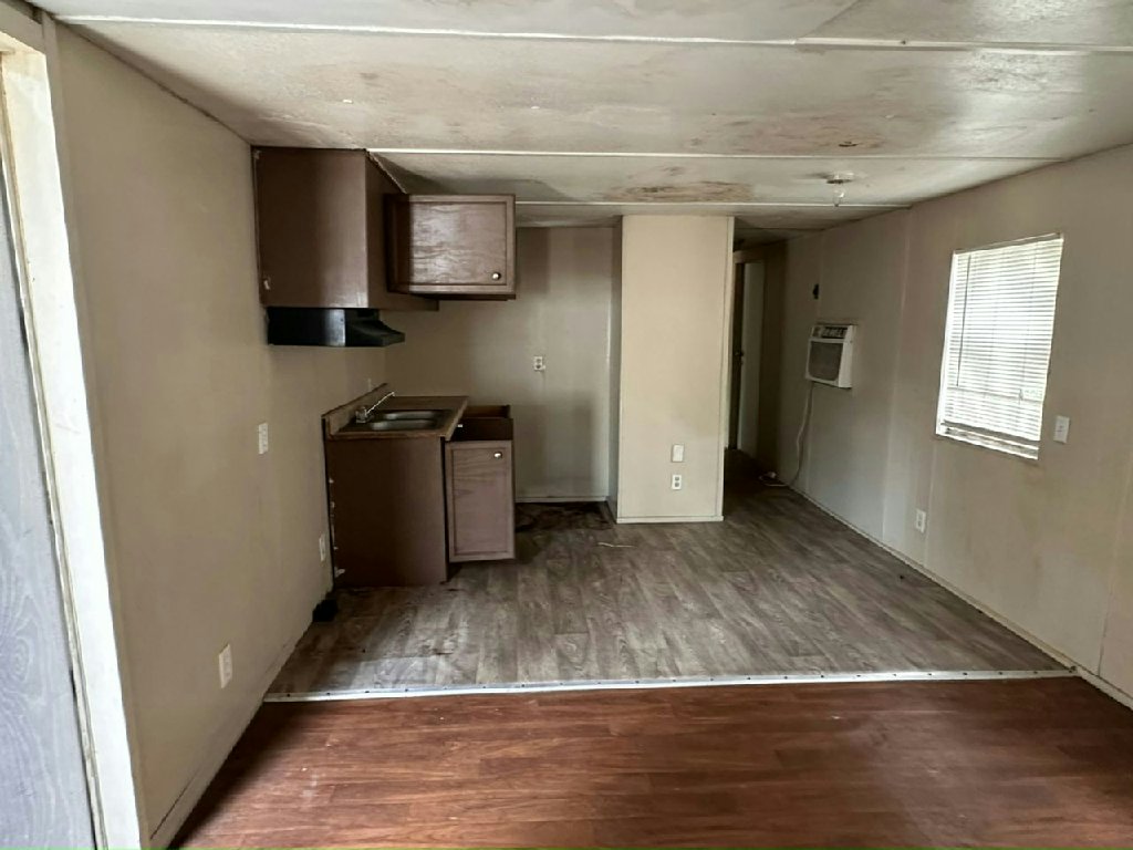 JACKSONVILLE LIVING AT A MAGICAL PRICE