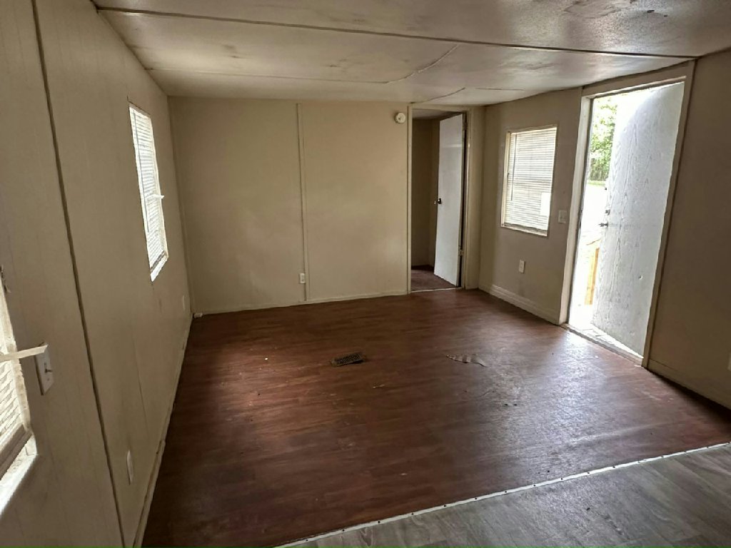 JACKSONVILLE LIVING AT A MAGICAL PRICE