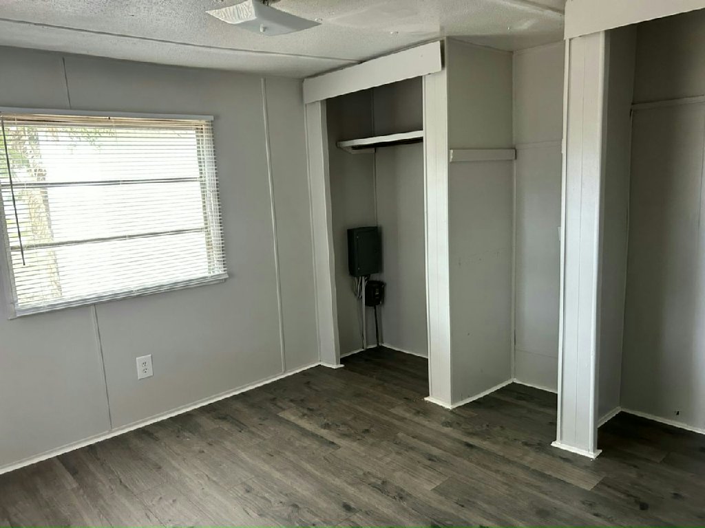 8899-4
