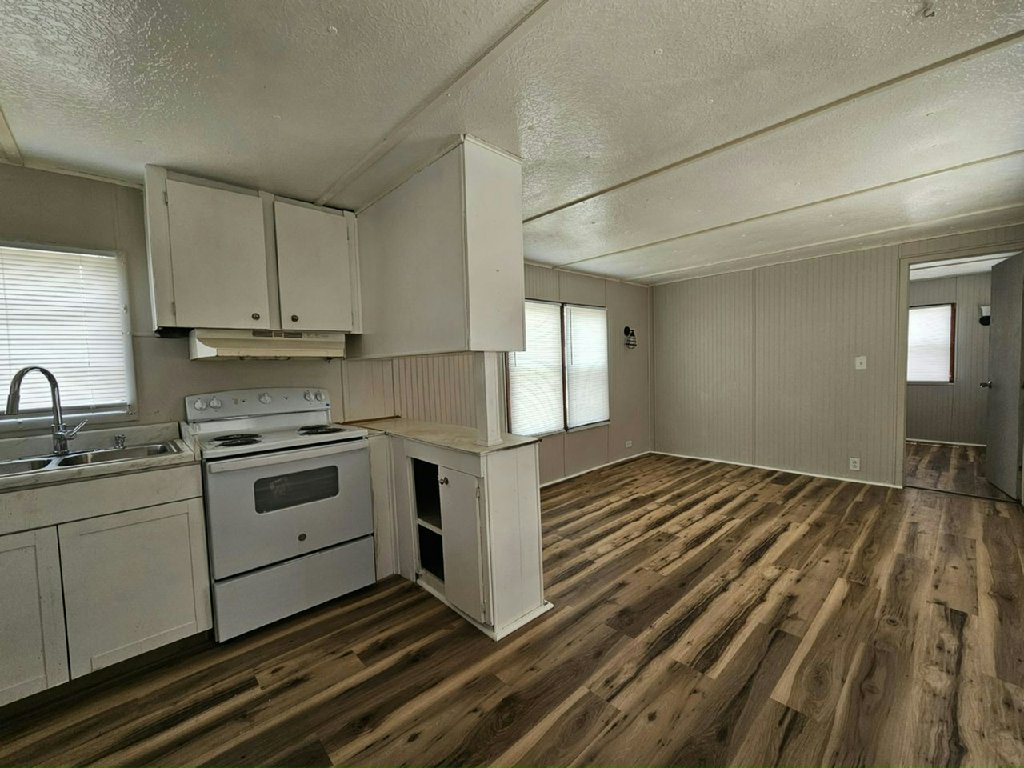 8911-4