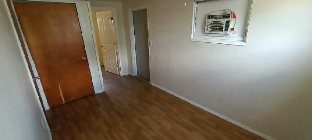899-4